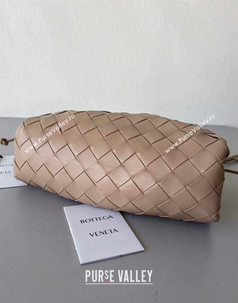 Bottega Veneta Mini Pouch Bag in Wide Intrecciato Leather Beige 2 2023 585852 (YX-231226024)