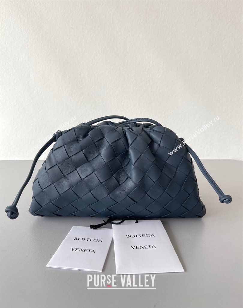 Bottega Veneta Mini Pouch Bag in Wide Intrecciato Leather Thunder Grey 2023 585852 (YX-231226026)