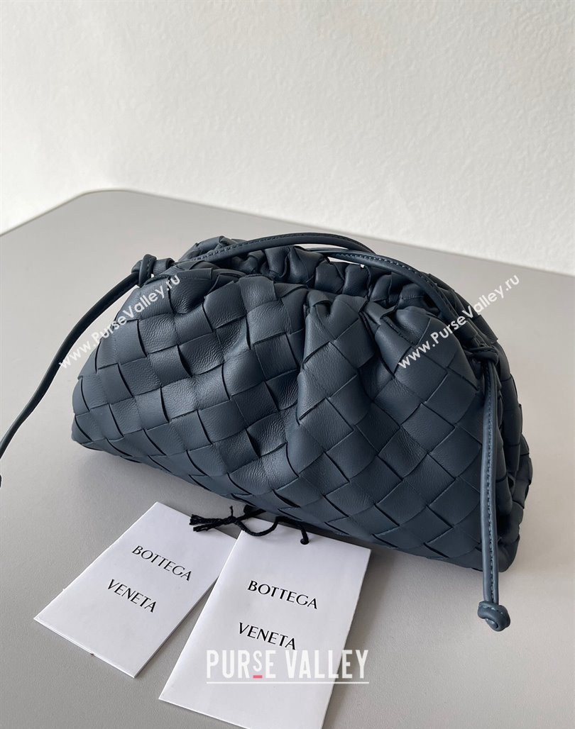 Bottega Veneta Mini Pouch Bag in Wide Intrecciato Leather Thunder Grey 2023 585852 (YX-231226026)