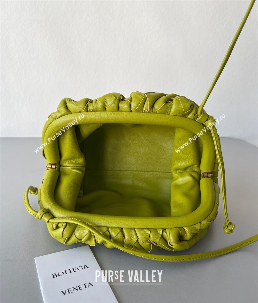 Bottega Veneta Mini Pouch Bag in Wide Intrecciato Leather Kiwi Green 2023 585852 (YX-231226027)