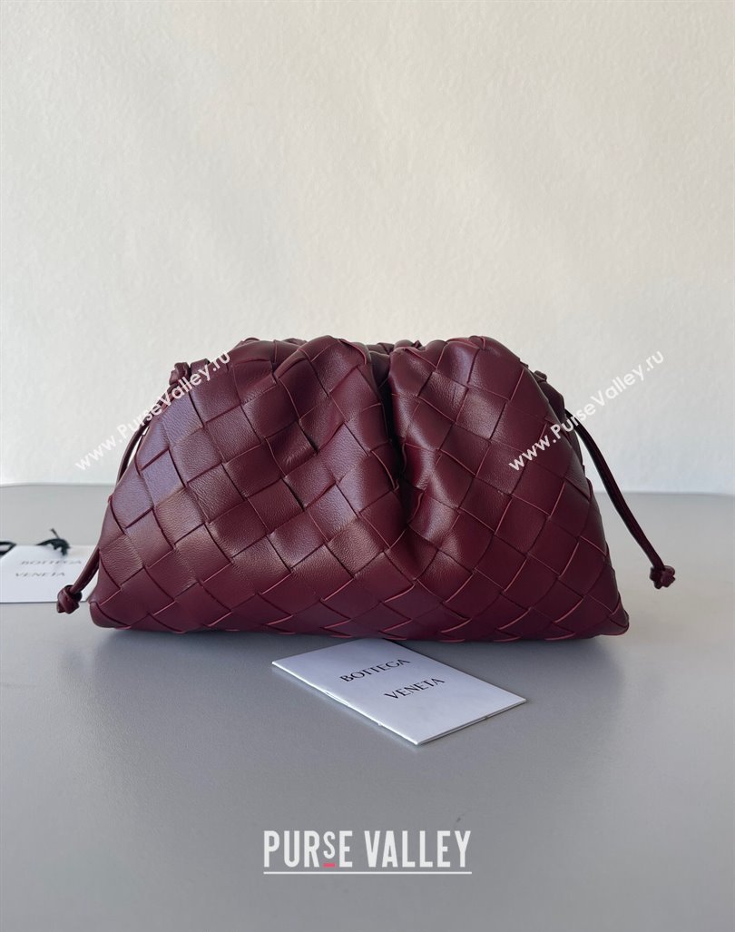 Bottega Veneta Mini Pouch Bag in Wide Intrecciato Leather Barolo Red 2023 585852 (YX-231226028)