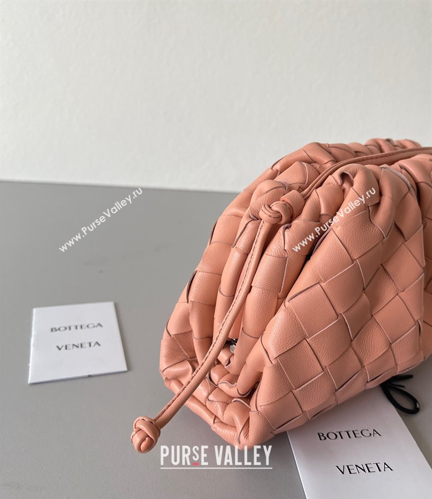 Bottega Veneta Mini Pouch Bag in Wide Intrecciato Leather Peachy Pink 2023 585852 (YX-231226030)