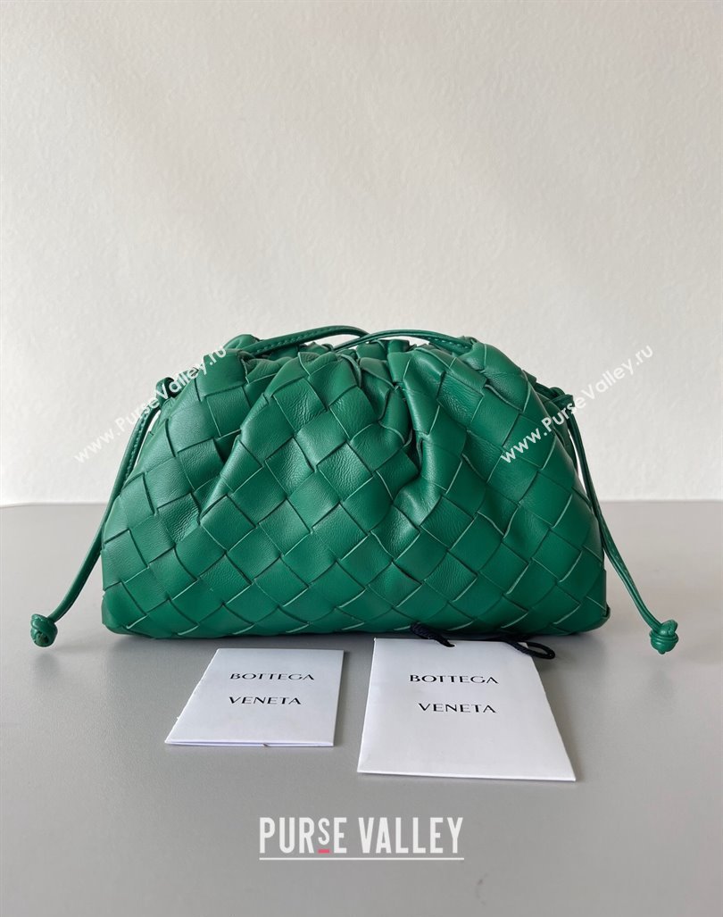 Bottega Veneta Mini Pouch Bag in Wide Intrecciato Leather Dark Green 2023 585852 (YX-231226034)