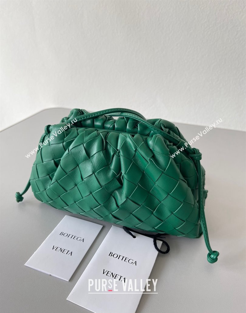 Bottega Veneta Mini Pouch Bag in Wide Intrecciato Leather Dark Green 2023 585852 (YX-231226034)