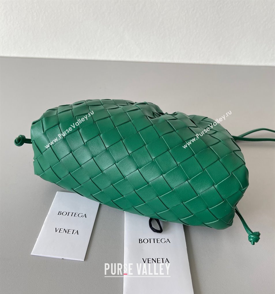 Bottega Veneta Mini Pouch Bag in Wide Intrecciato Leather Dark Green 2023 585852 (YX-231226034)