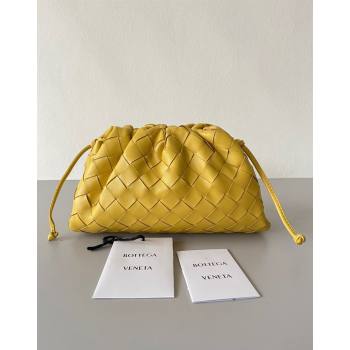 Bottega Veneta Mini Pouch Bag in Wide Intrecciato Leather Yellow 2023 585852 (YX-231226035)