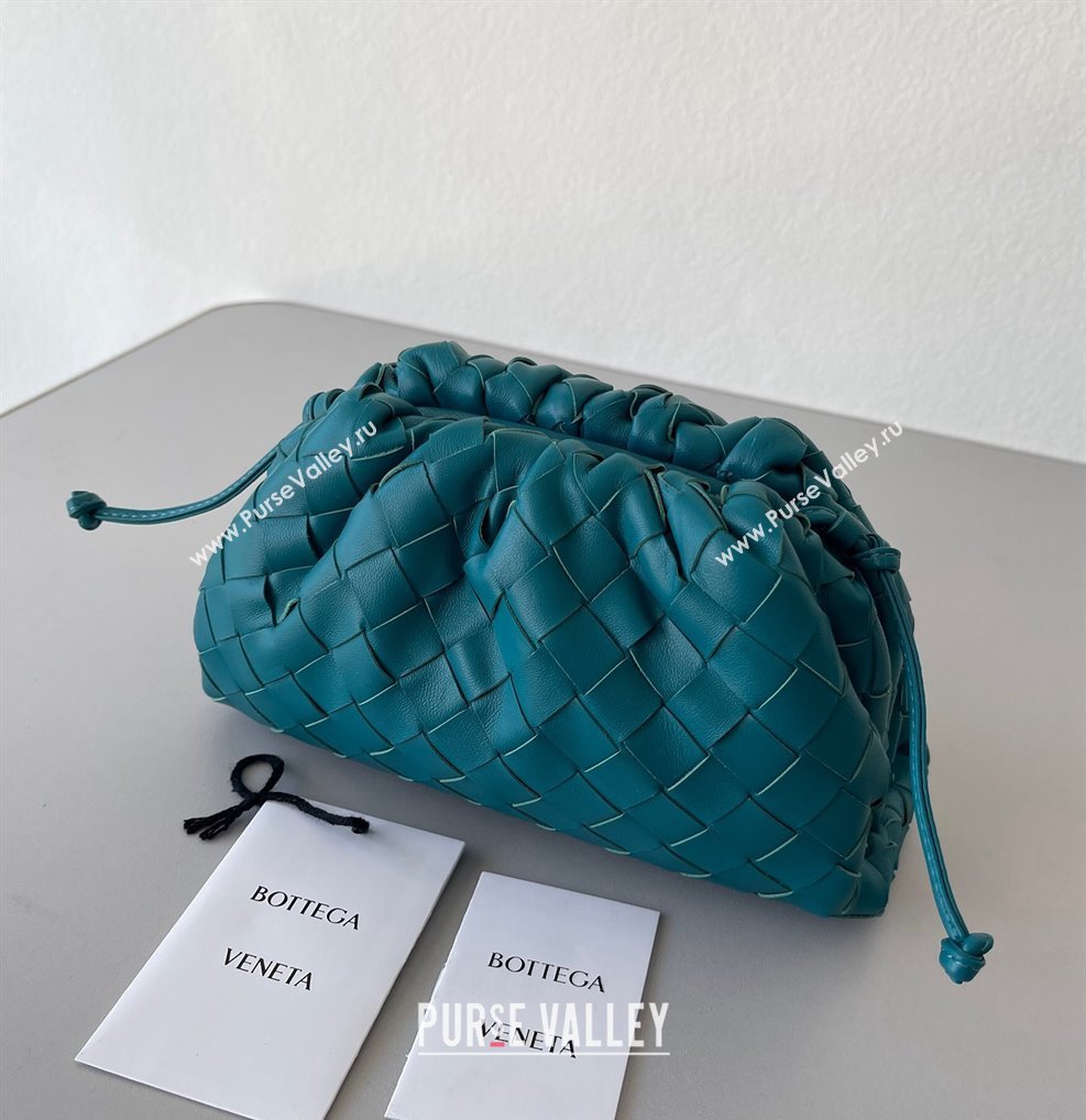 Bottega Veneta Mini Pouch Bag in Wide Intrecciato Leather Peacock Blue 2023 585852 (YX-231226036)