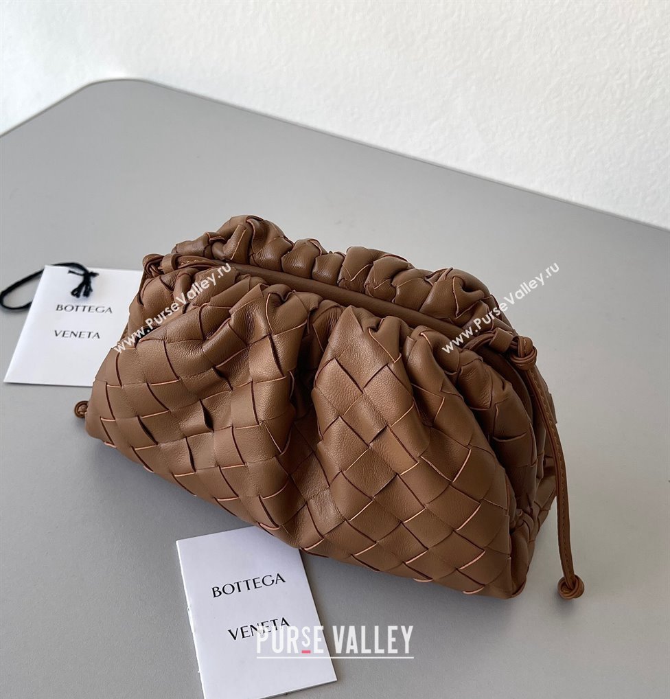 Bottega Veneta Mini Pouch Bag in Wide Intrecciato Leather Taupe Brown 2023 585852 (YX-231226039)