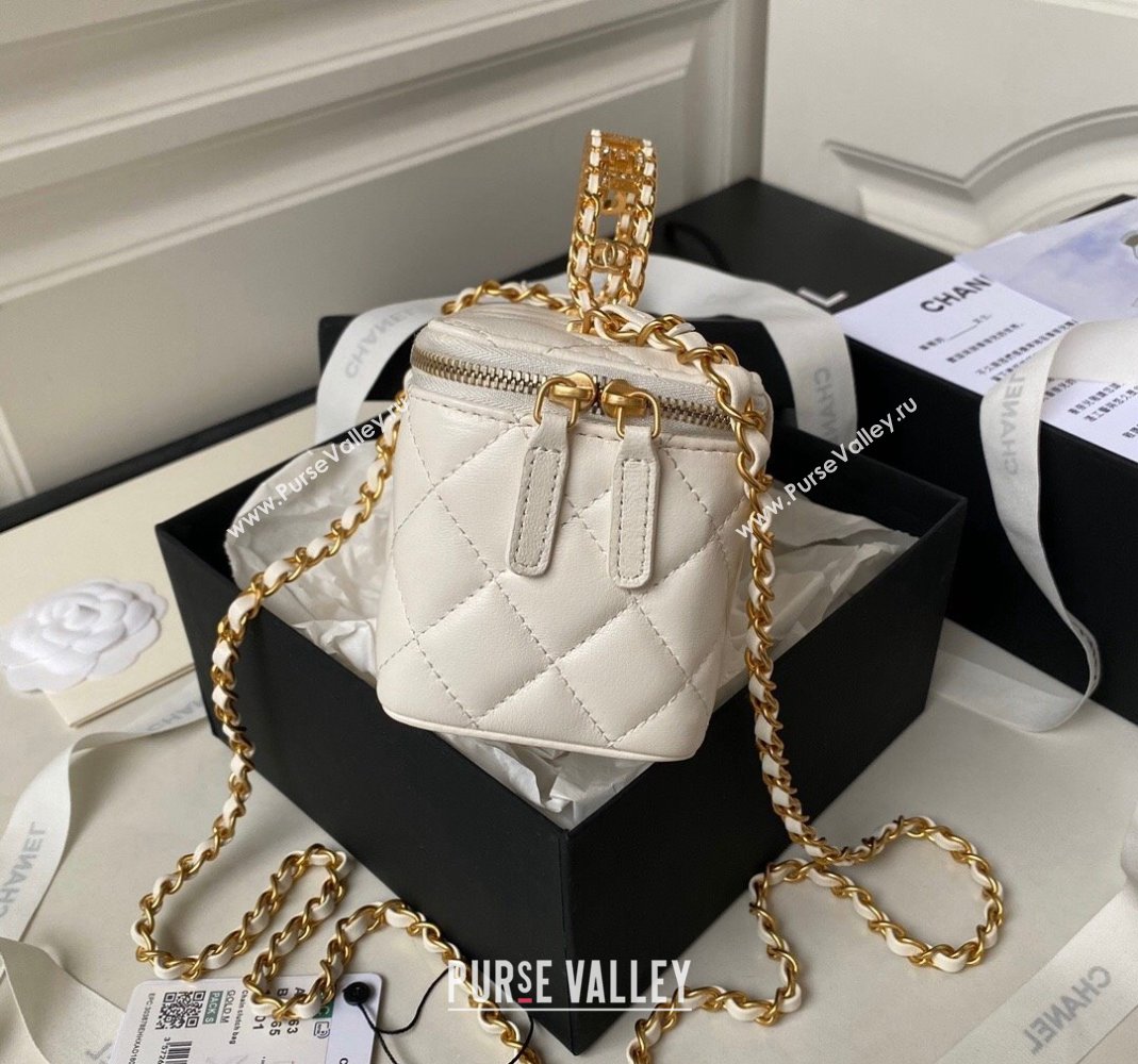 Chanel Quilted Lambskin Clutch with Chain Top Handle and Crystals AP3663 White 2023 (yezi-231226072)