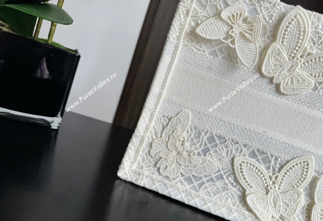 Dior Small Book Tote Bag in Transparent Mesh Embroidered with White 3D Macrame-Effect D-Lace Motif 2024 (BF-240118054)