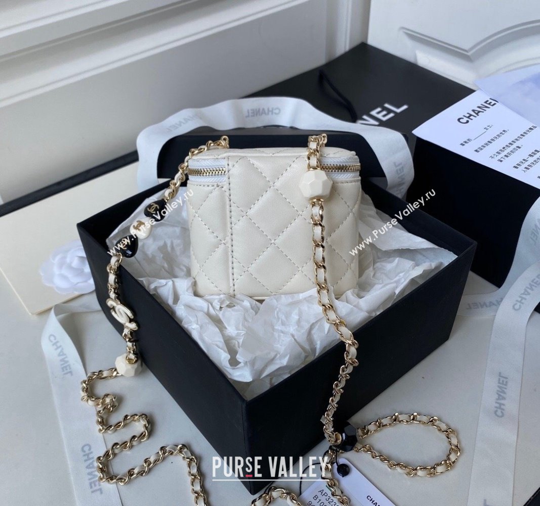 Chanel Lambskin Clutch with Chain and Hearts Charm AP3230 White 2024 (yezi-240116053)