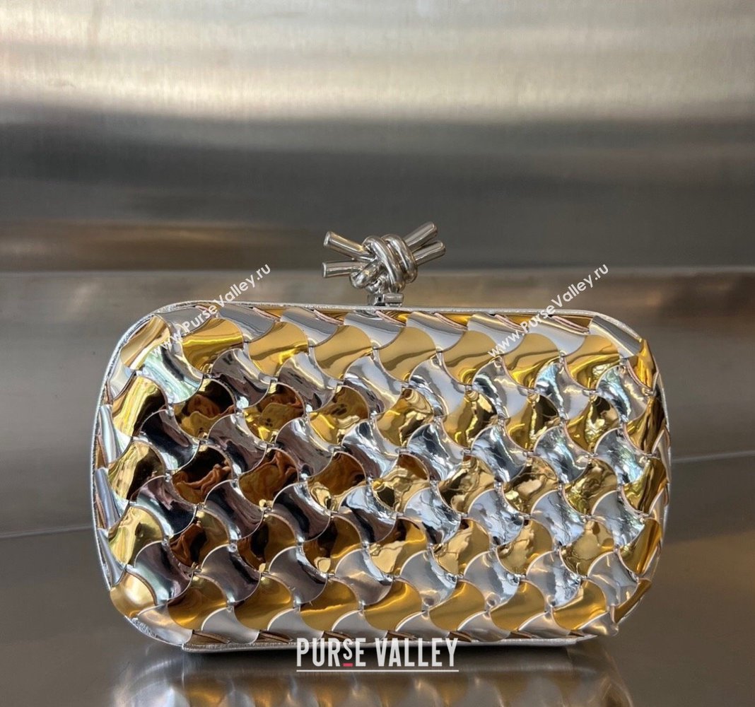 Bottega Veneta Knot Clutch in Intreccio lamina bicolor leather Silver/Gold 2024 778500 (WT-240119101)