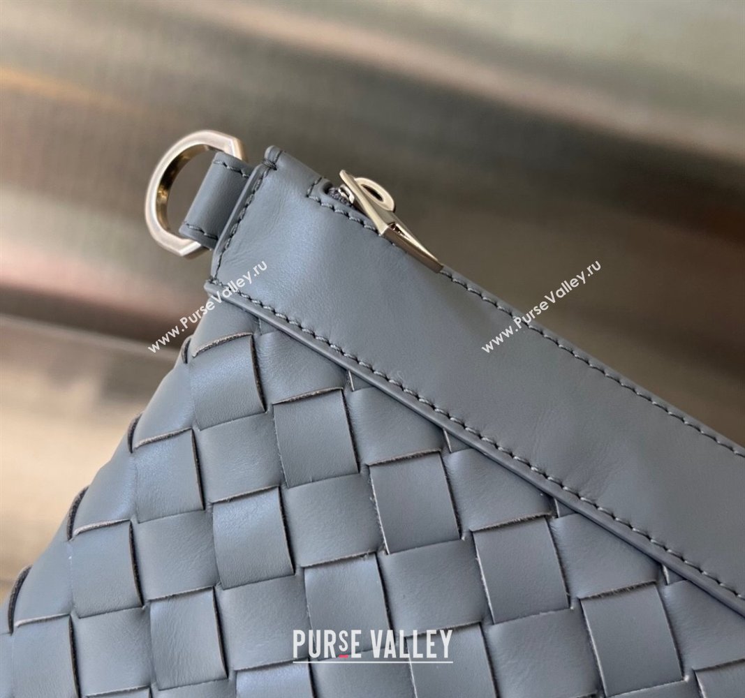 Bottega Veneta Medium Intrecciato Zipped Pouch in Intrecciato Leather 651852 Thunder Grey 2024 (WT-240119120)