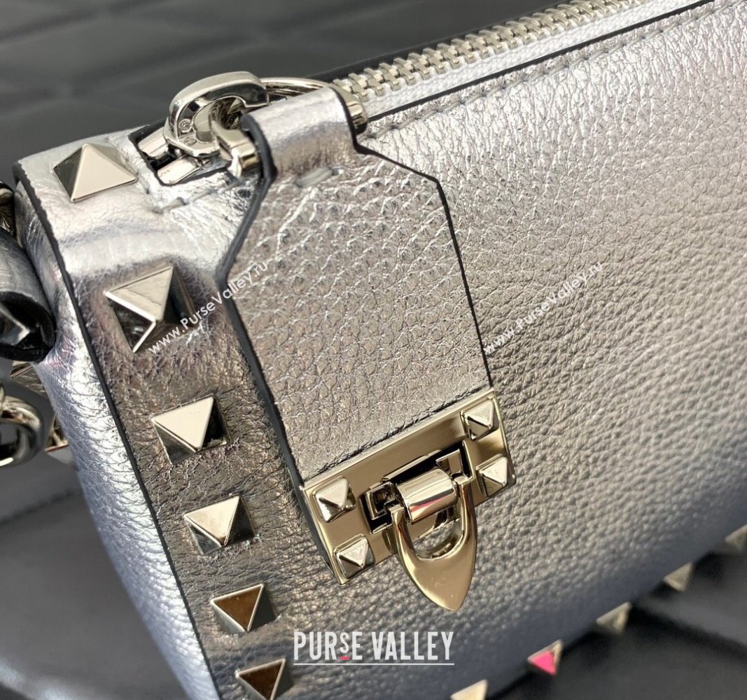 Valentino Small Rockstud Crossbody Bag in Metallic Grainy Calfskin Silver 2024 VLTN0311 (LN-240119071)