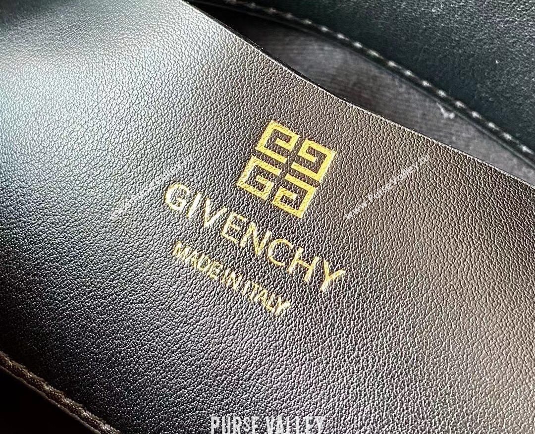 Givenchy Small 4G Soft bag in quilted leather with chain Black 2024 19935 (Ys-240314019)