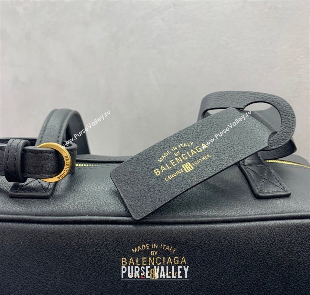 Balenciaga Carrie Bowling Bag Medium in Black calfskin aged-gold hardware 2025 (JM-250626078)