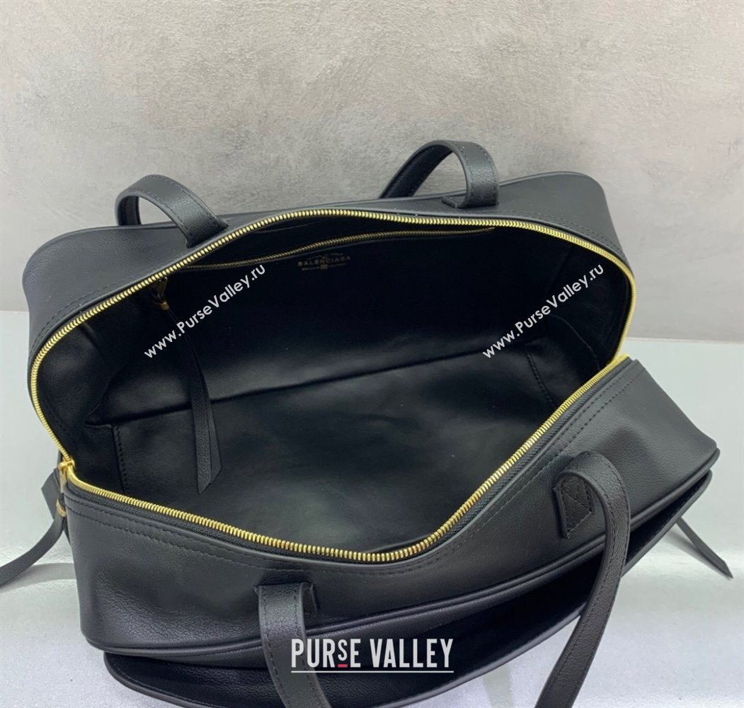 Balenciaga Carrie Bowling Bag Medium in Black calfskin aged-gold hardware 2025 (JM-250626078)