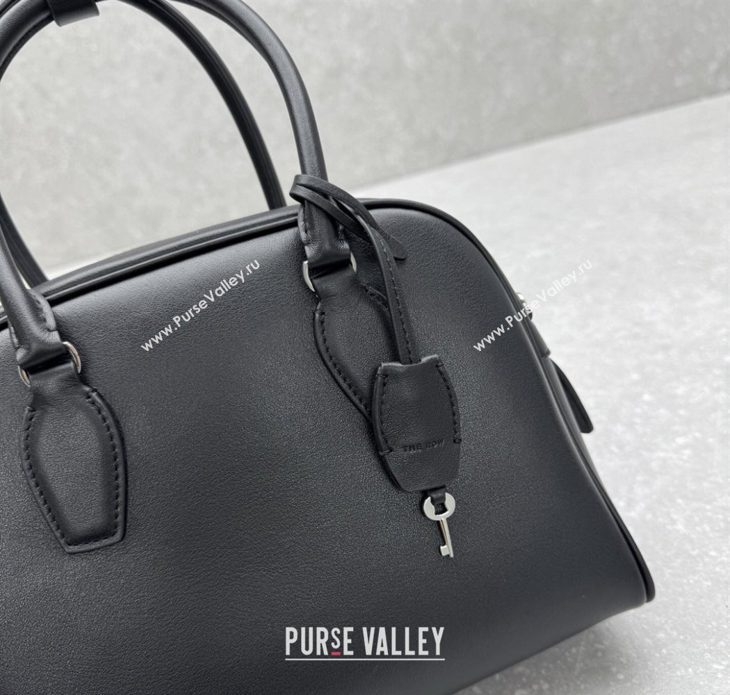 The Row India 10.00 Top Handle Bag in Smooth Leather Black 2025 1740 (ningm-250927015)
