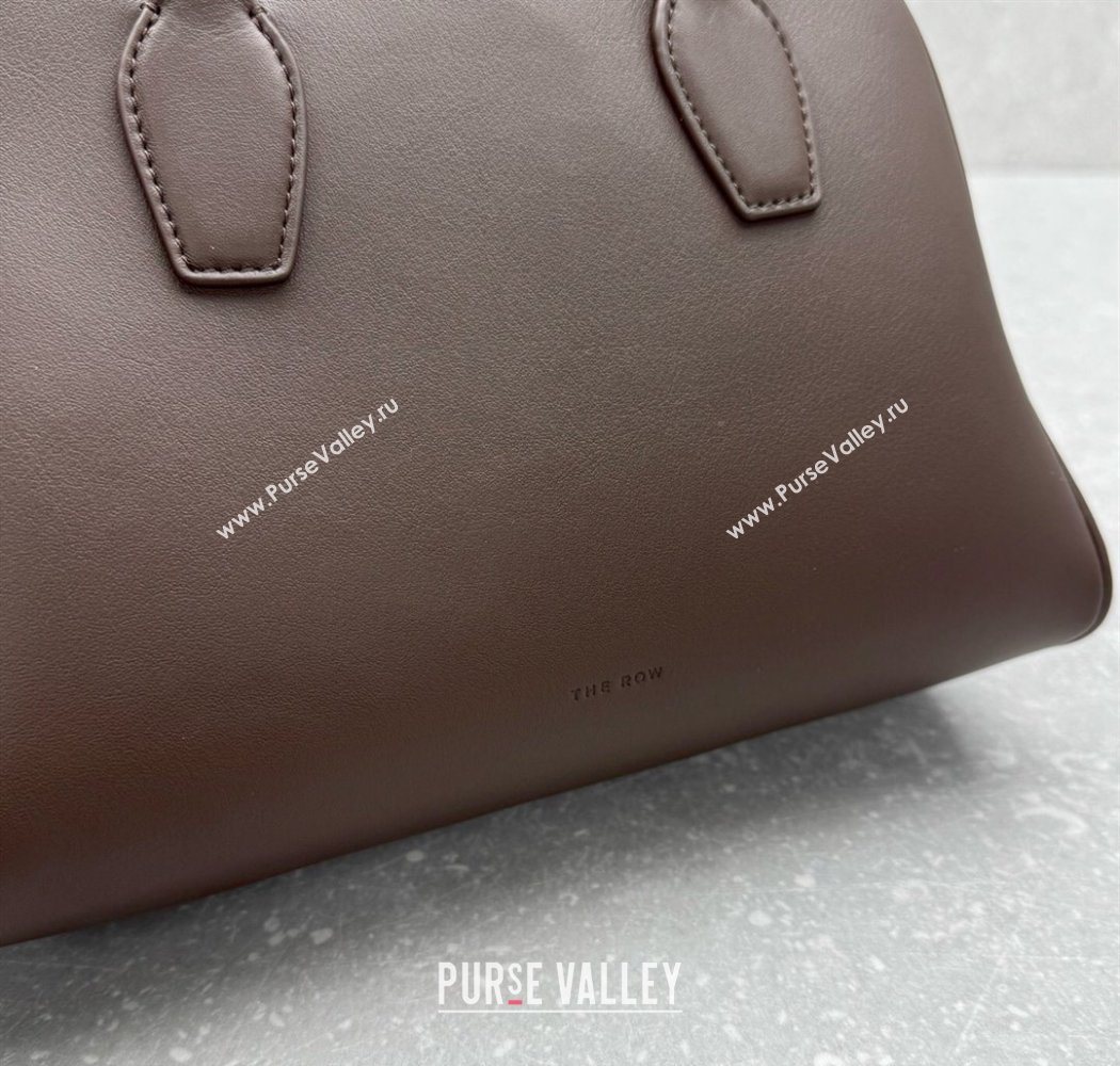 The Row India 10.00 Top Handle Bag in Smooth Leather Coffee Brown 2025 1740 (ningm-250927016)