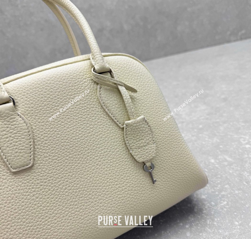 The Row India 10.00 Top Handle Bag in Grained Leather White 2025 1740 (ningm-250927018)