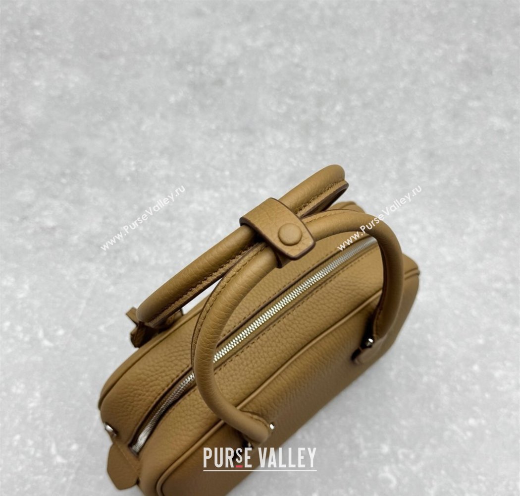 The Row India 10.00 Top Handle Bag in Grained Leather Apricot 2025 1740 (ningm-250927019)