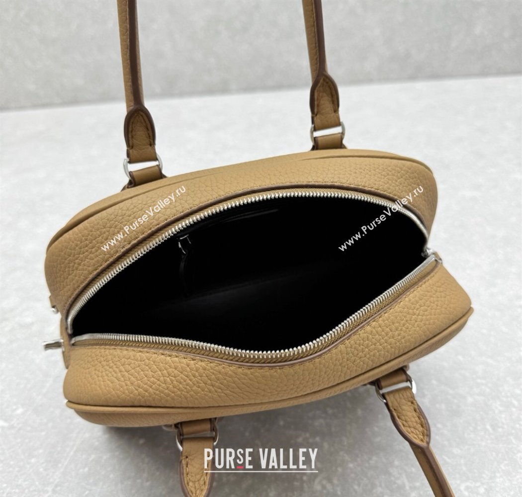 The Row India 10.00 Top Handle Bag in Grained Leather Apricot 2025 1740 (ningm-250927019)