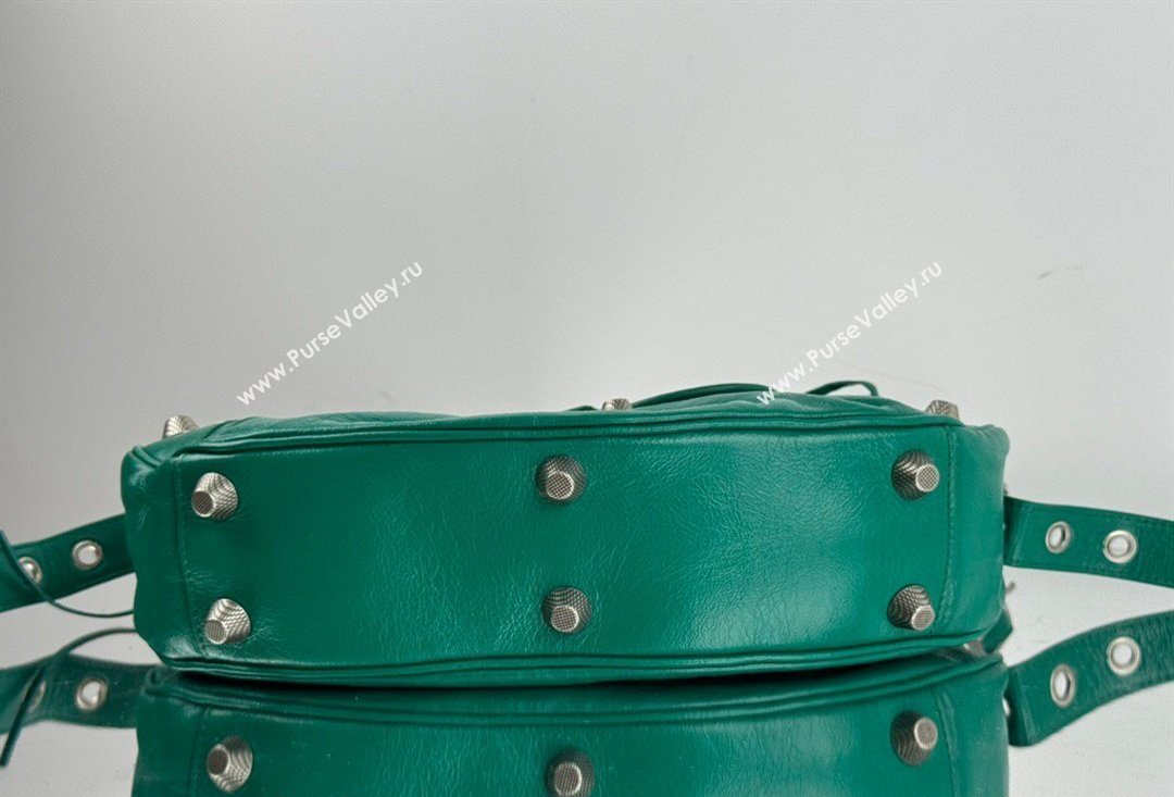 Balenciaga Le Cagole Shoulder Bag Small in Green Arena lambskin, aged-silver hardware 2026 BL701 (JM-260403016)