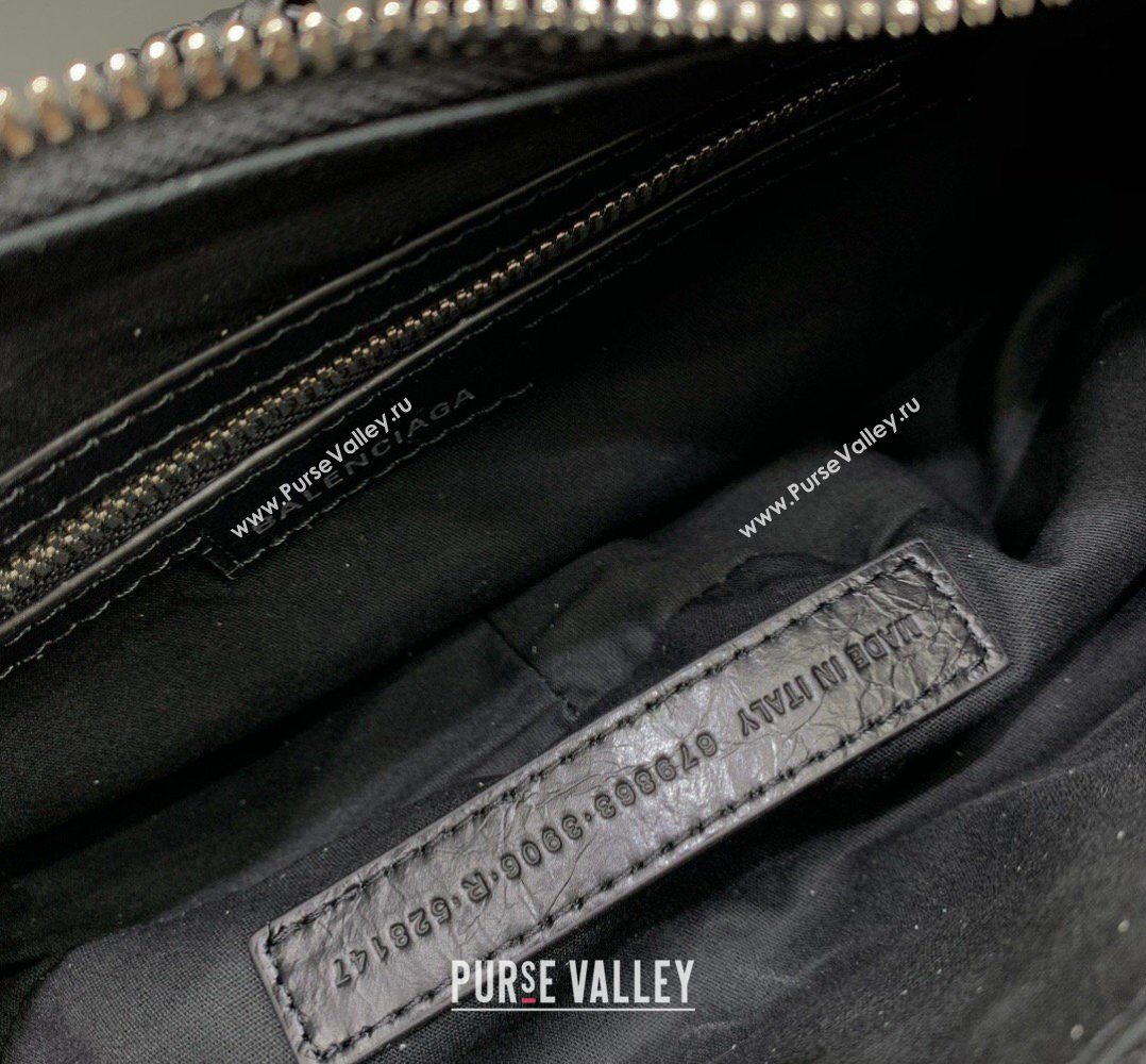 Balenciaga Le Cagole Shoulder Bag Small in Black Lambskin Leather, aged-silver hardware 2026 180607 (JM-260403024)