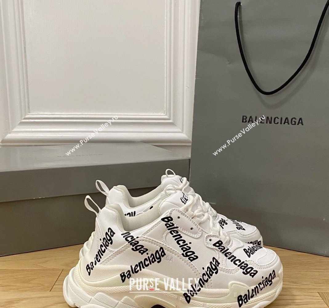 Balenciaga Triple S Trainers Sneakers in Calf Leather Signature/White 2024-22 (KL-240223036)