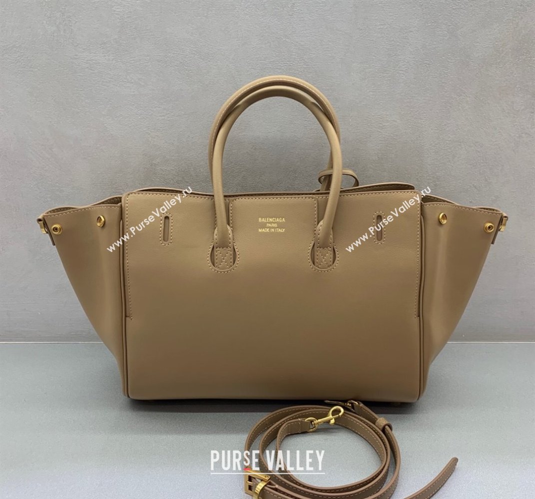 Balenciaga Bel Air Small Carry All Bag in latte beige smooth calfskin, aged-gold hardware 2025 (JM-250408094)