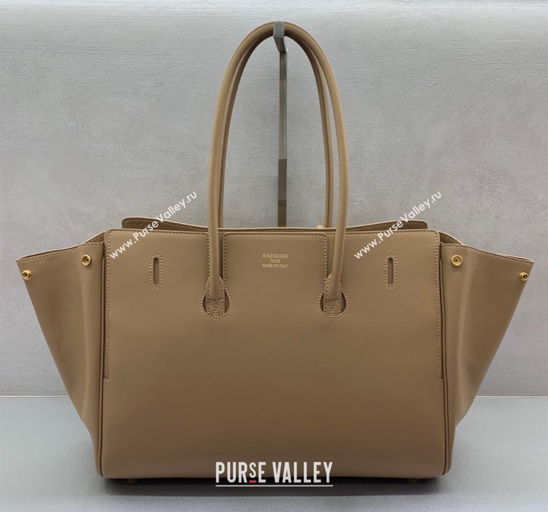 Balenciaga Bel Air Medium Carry All Bag in latte beige smooth calfskin, aged-gold hardware 2025 (JM-250408095)