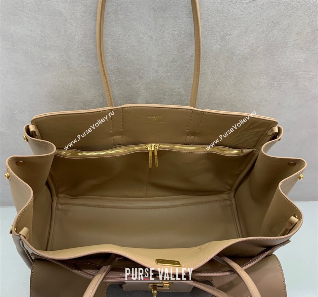 Balenciaga Bel Air Medium Carry All Bag in latte beige smooth calfskin, aged-gold hardware 2025 (JM-250408095)