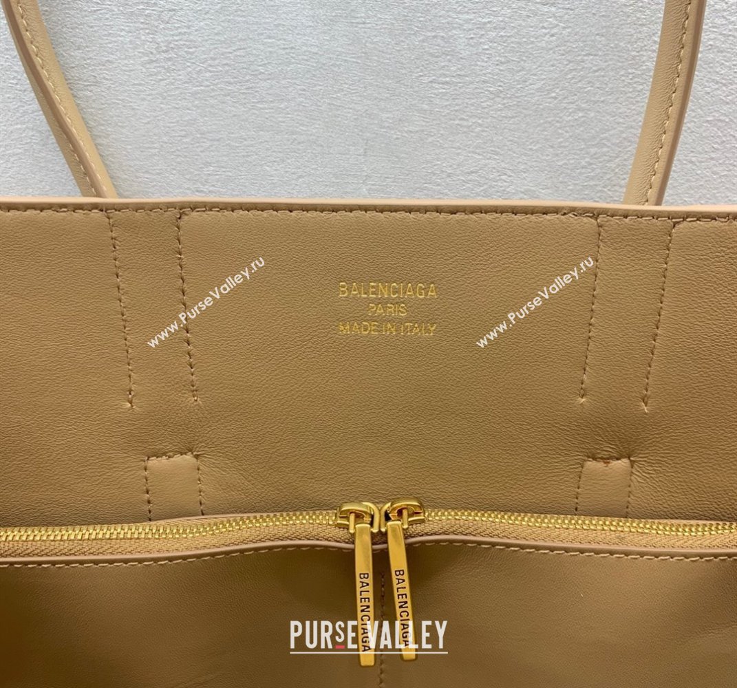Balenciaga Bel Air Medium Carry All Bag in latte beige smooth calfskin, aged-gold hardware 2025 (JM-250408095)