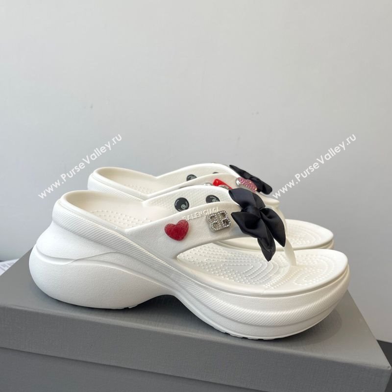 Balenciaga Womens Crocs™ Thong Slides Sandal in Rubber with Charm White 2025 (MD-250827022)