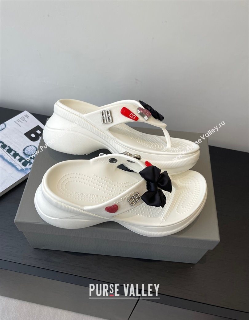 Balenciaga Womens Crocs™ Thong Slides Sandal in Rubber with Charm White 2025 (MD-250827022)