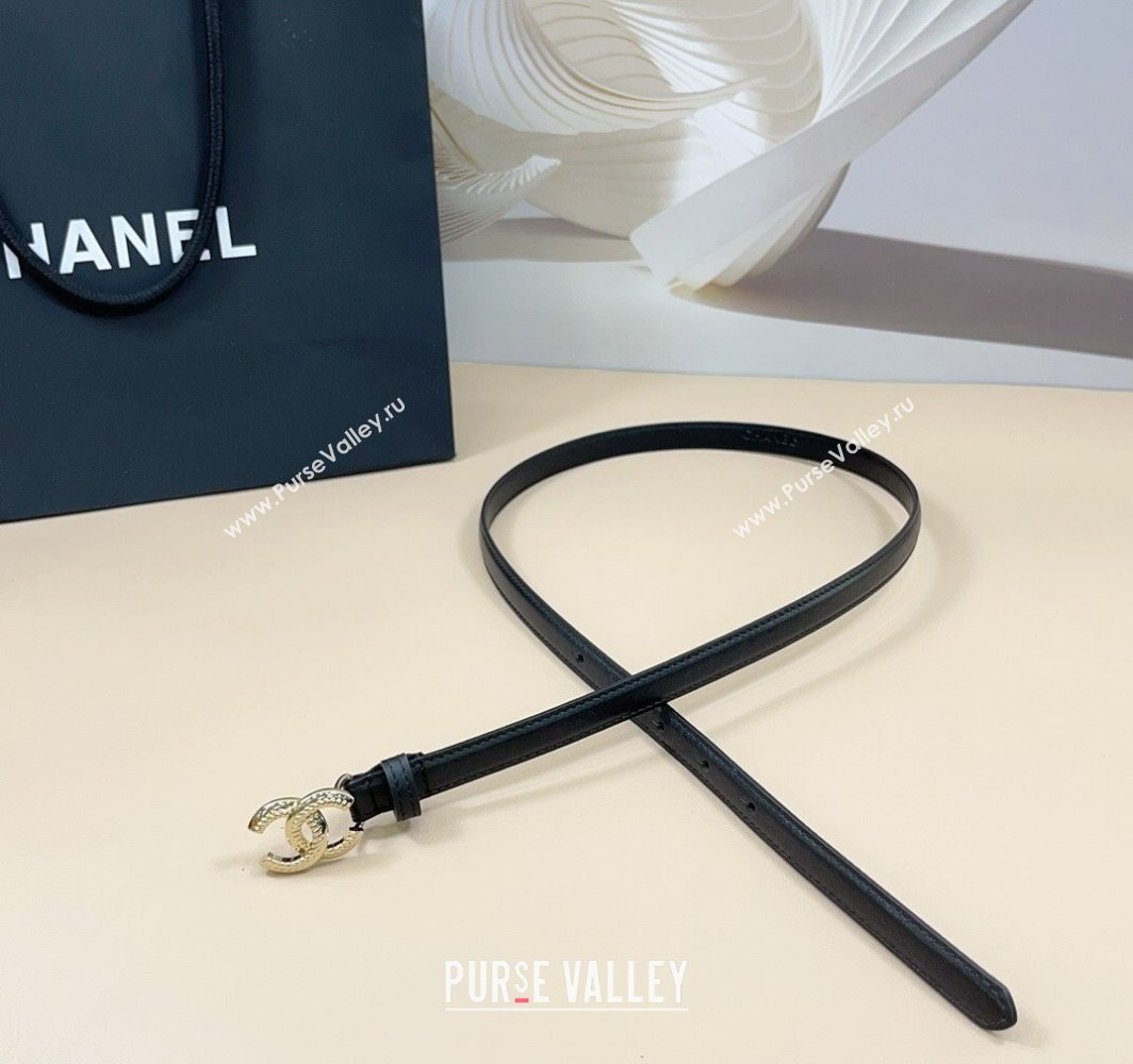 Chanel Calfskin Leather Belt 1.5cm with Engraved CC Buckle Black/Gold 2025 CH010907 (99-250109109)