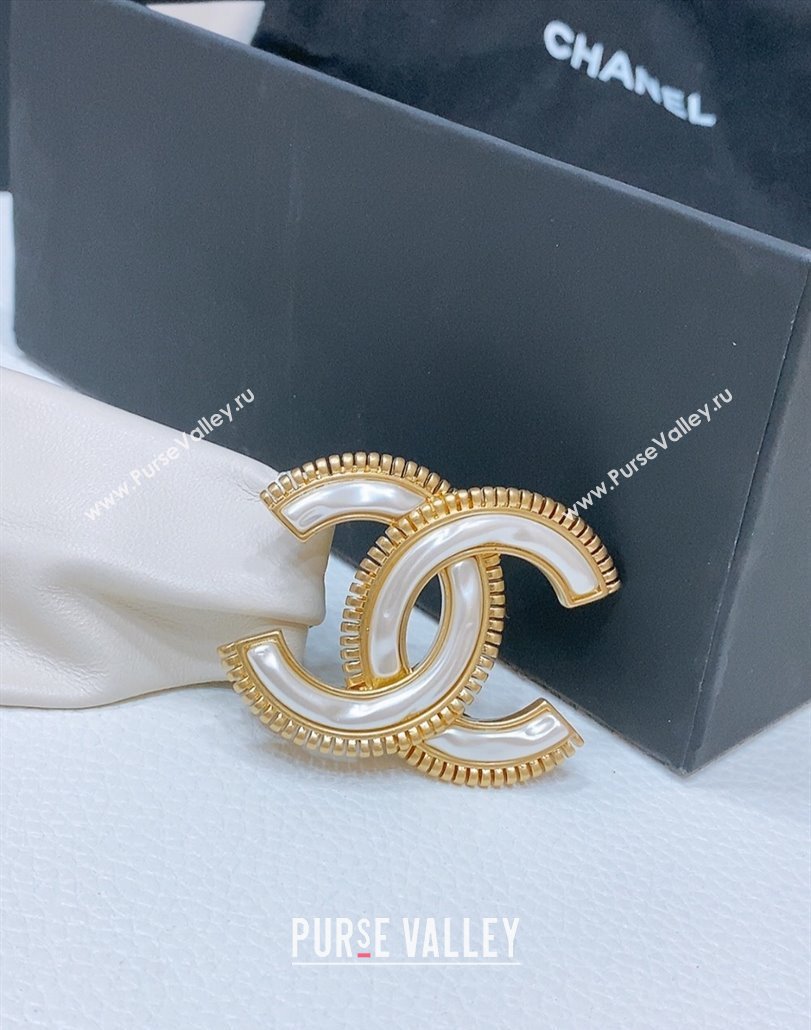 Chanel Stretch Shiny Lambskin Belt 3cm with White and Gold CC Buckle White 2025 (99-250315043)