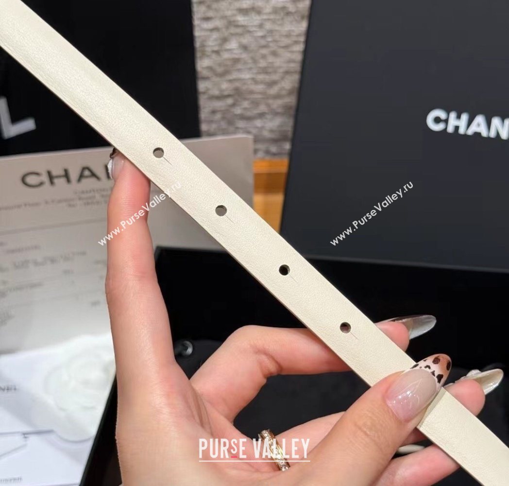 Chanel Reversible Calfskin Leather Belt 1.5cm with CC Buckle White/Gold 2025 CH091106 (99-250911138)