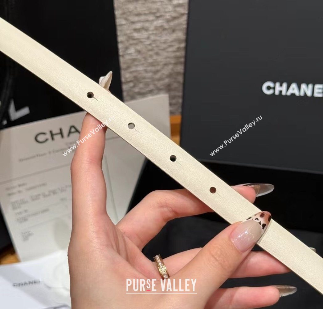 Chanel Reversible Calfskin Leather Belt 1.5cm with CC Buckle White/Silver 2025 CH091106 (99-250911139)