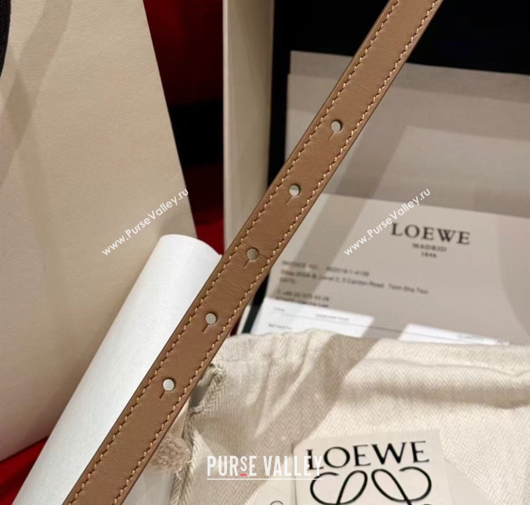 Loewe Pebble Belt 1.5cm in Smooth Leather Beige/Gold 2025 LW091201 (99-250912055)