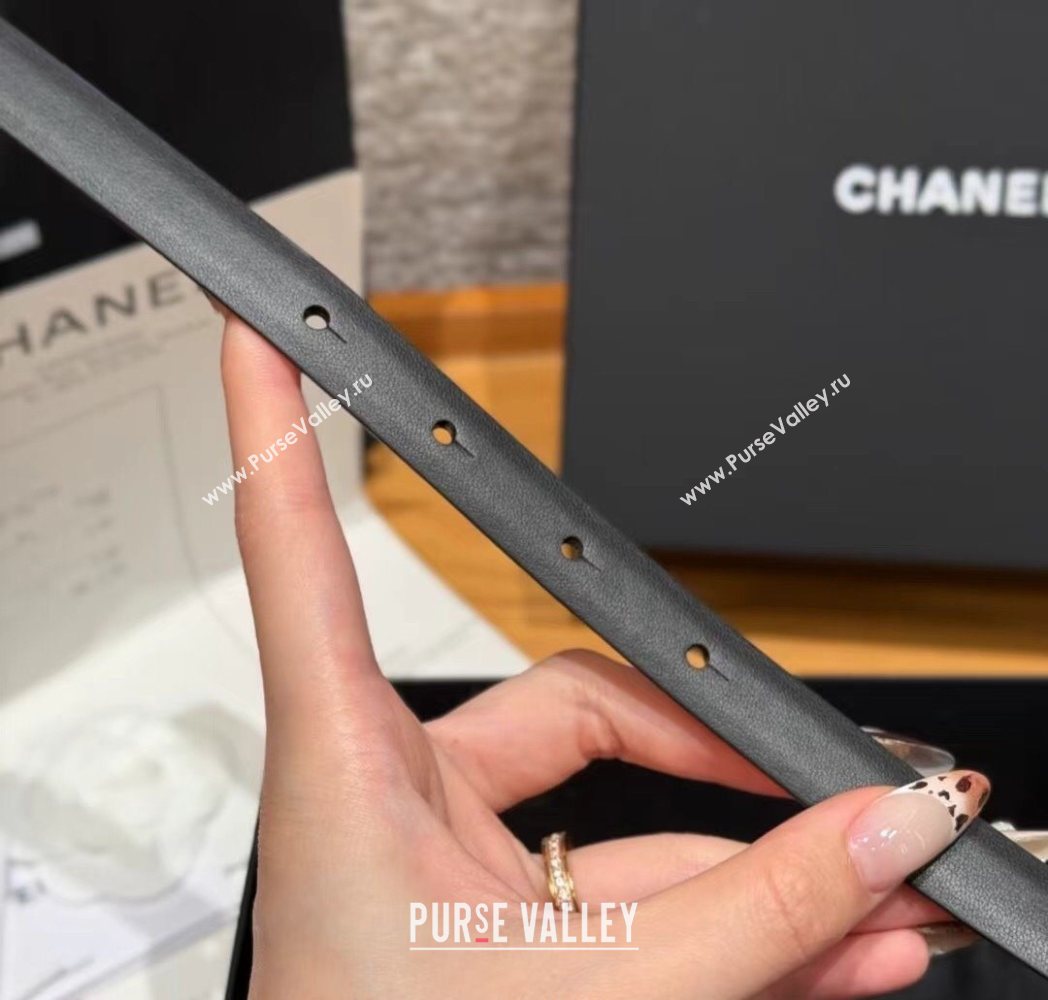 Chanel Reversible Calfskin Belt 1.5cm with CC Buckle Black/Burgundy/Gold 2025 CH091106 (99-250911132)