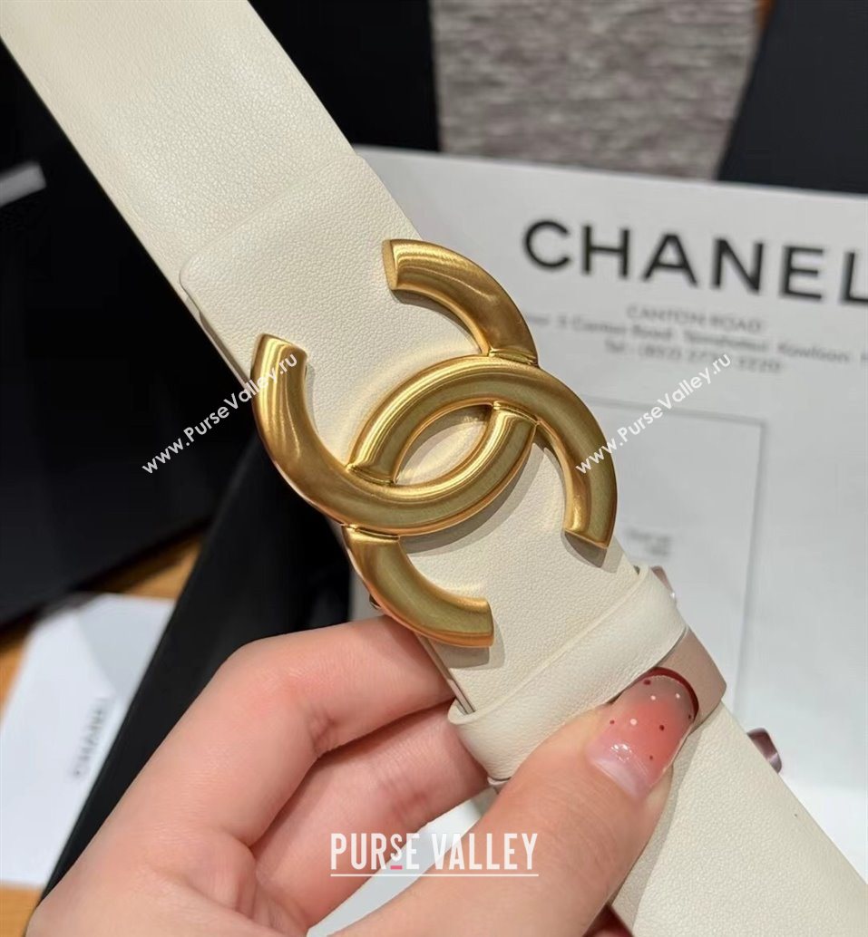 Chanel Calfskin Leather Reversible Belt 3cm with CC Buckle White/Gold 2025 1231 (99-251231122)