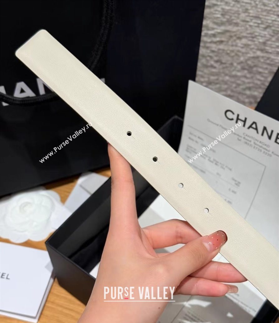 Chanel Calfskin Leather Reversible Belt 3cm with CC Buckle White/Gold 2025 1231 (99-251231122)