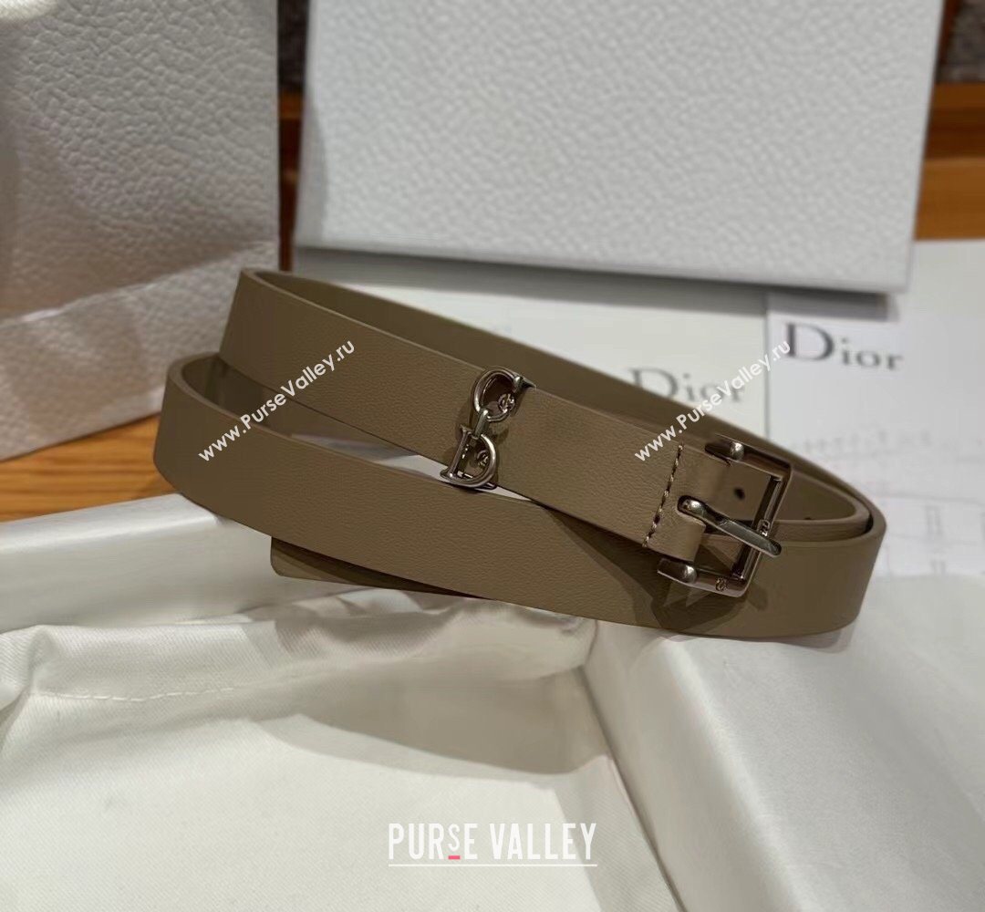 Dior Saddle Loop Belt 2cm in Smooth Leather with CD Pin Buckle Khaki/Silver 2026 DR031705 (99-260317028)