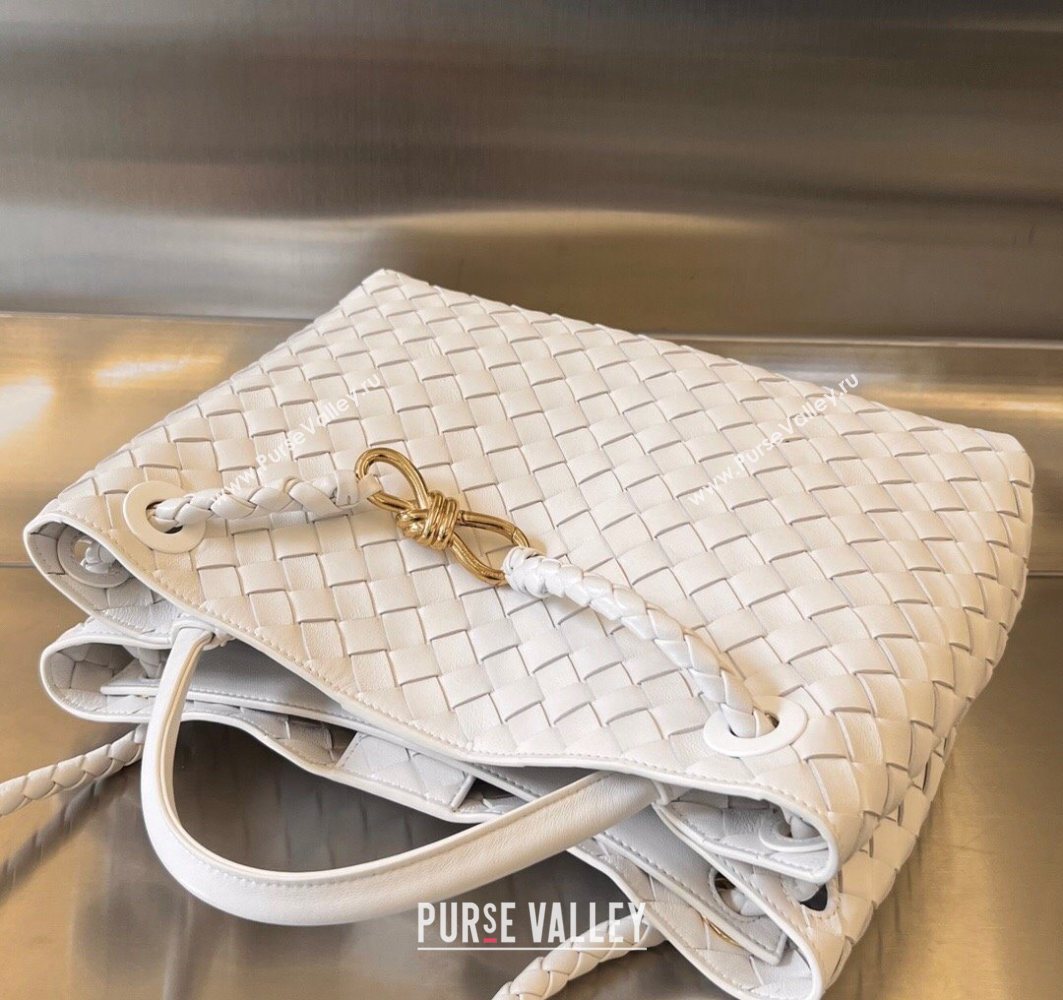 Bottega Veneta Medium Andiamo Top Handle Bag in Intrecciato Leather White/Gold 743572 2025 0731 (WT-250731029)