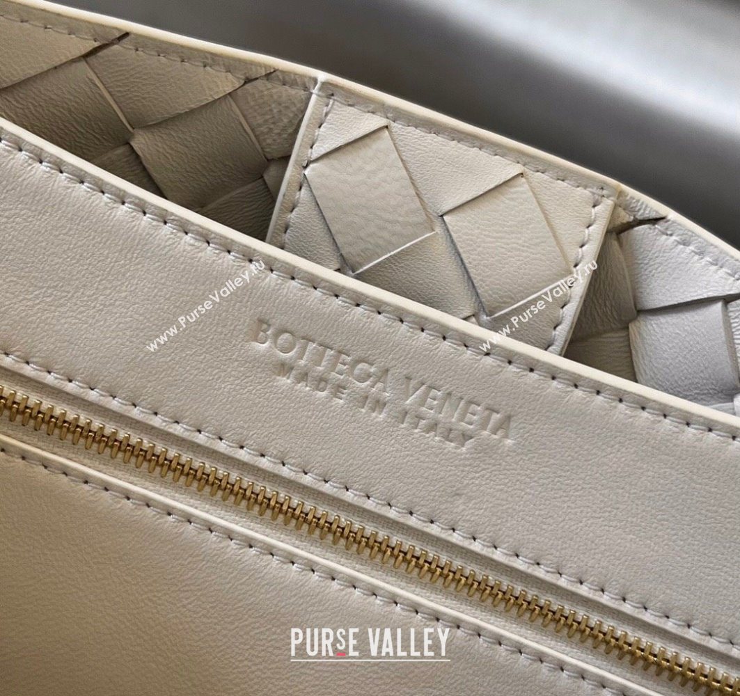 Bottega Veneta Medium Andiamo Top Handle Bag in Intrecciato Leather White/Gold 743572 2025 0731 (WT-250731029)