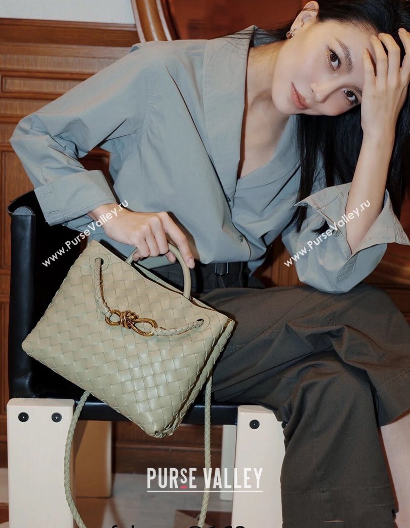 Bottega Veneta Medium Andiamo Top Handle Bag in Intrecciato Leather Travertine Green 743572 0731 (WT-250731031)