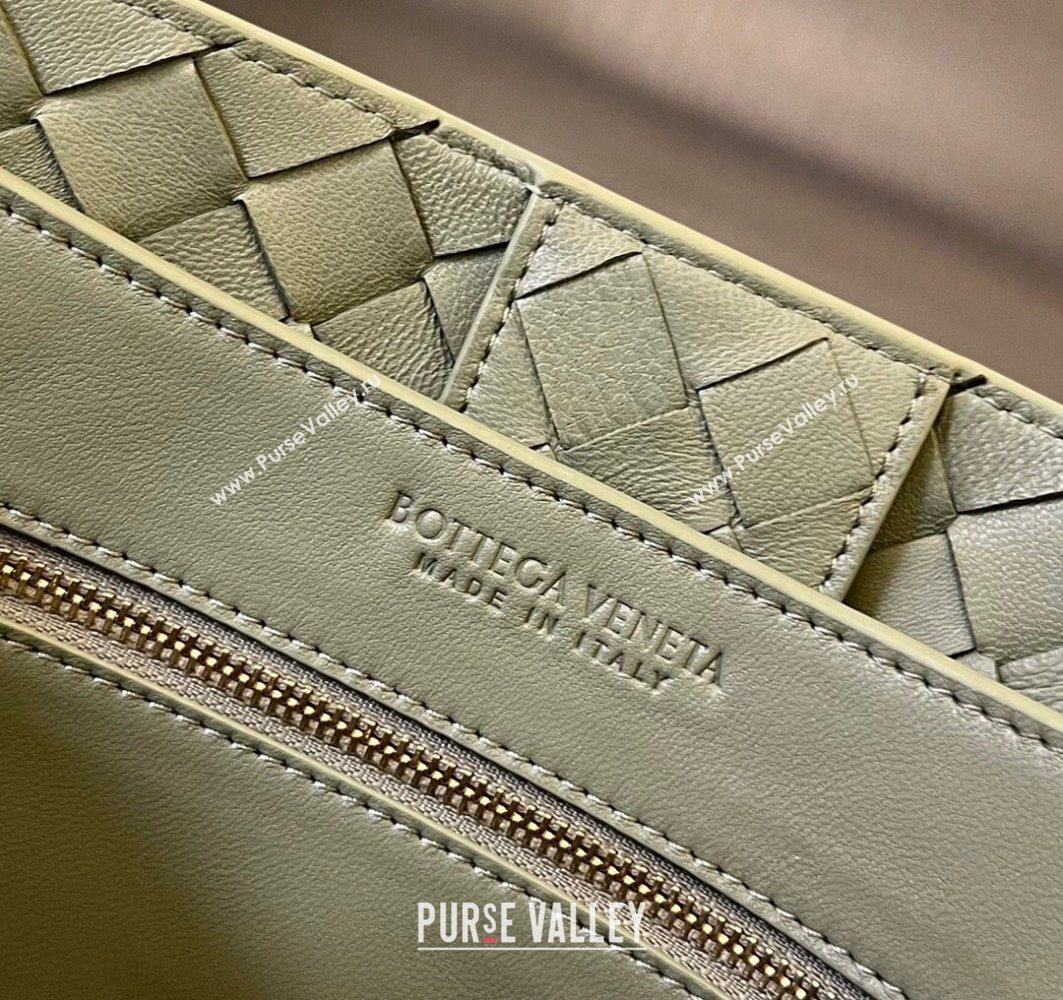 Bottega Veneta Medium Andiamo Top Handle Bag in Intrecciato Leather Travertine Green 743572 0731 (WT-250731031)