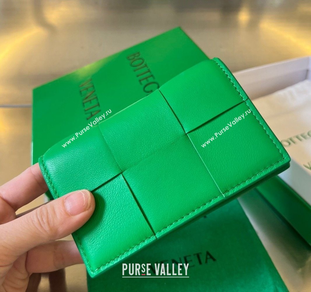 Bottega Veneta Cassette Business Card Case Wallet in Intrecciato Lambskin Parakeet Green 2023 651396 (WT-240919010)