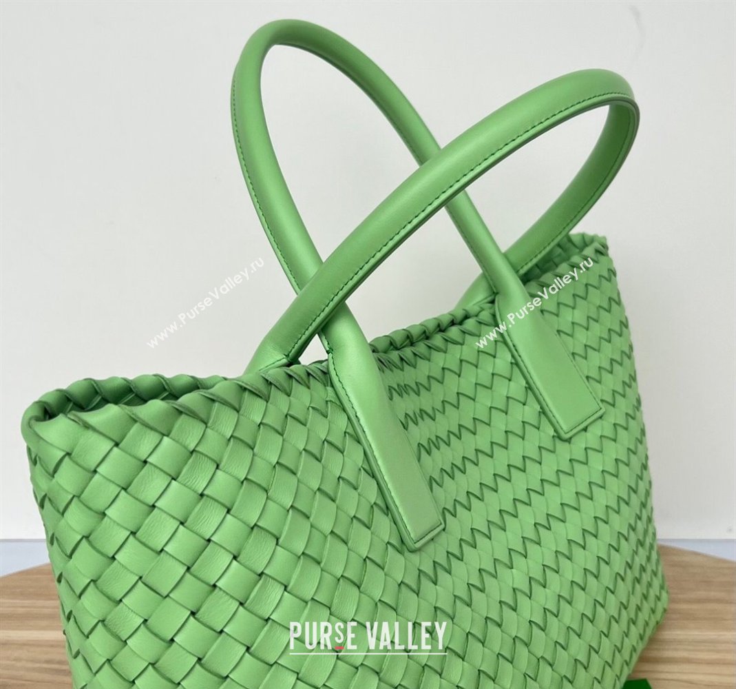 Bottega Veneta Medium Cabat Tote Bag in Intrecciato Leather Lemond Green 2023 608810 (WT-231212072)